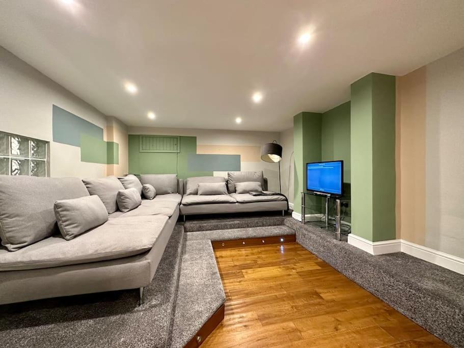 Stunning 5 Bed House In Chapel Allerton, Sleeps 9 リーズ エクステリア 写真