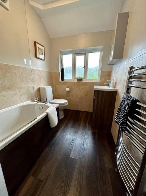 Stunning 5 Bed House In Chapel Allerton, Sleeps 9 リーズ エクステリア 写真